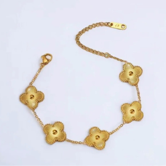 18K Plated Gold Clover Bracelet - Picture 1 of 5